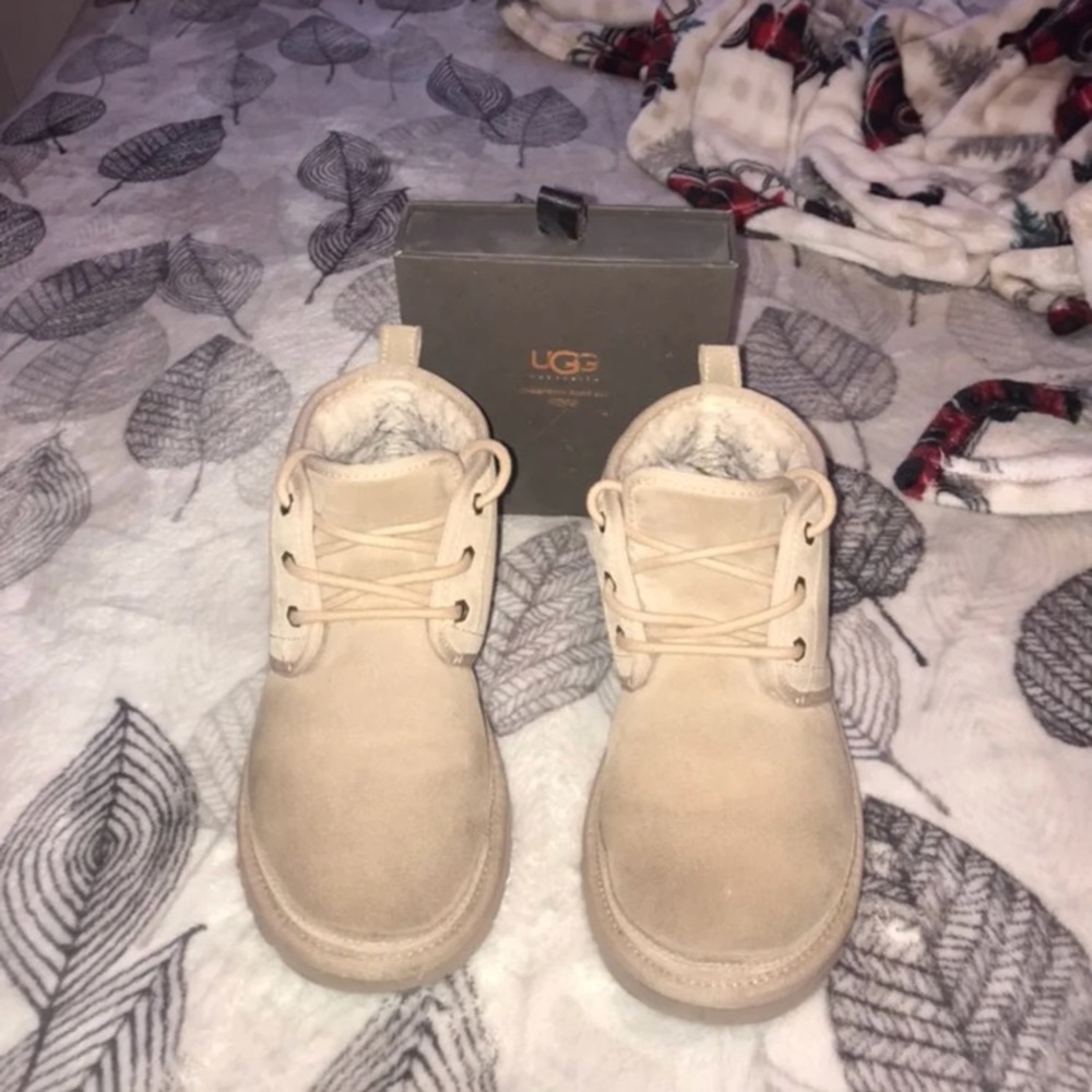 Chestnut UGG boots + cleaning kit!!
